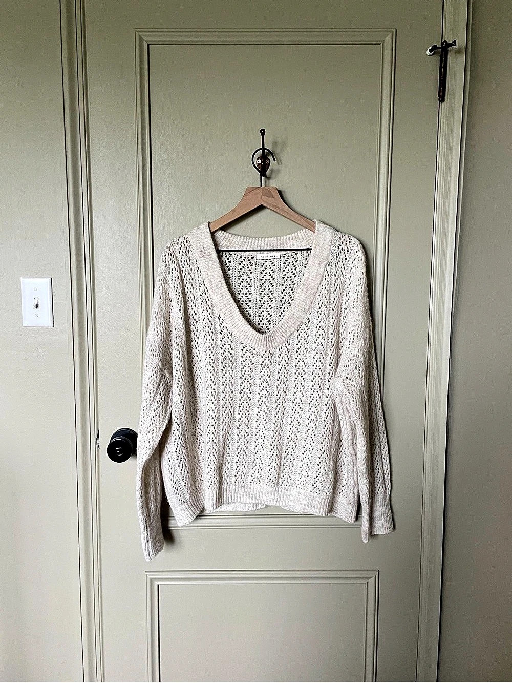 Neuflora V-Neck Knit Sweater in Cream